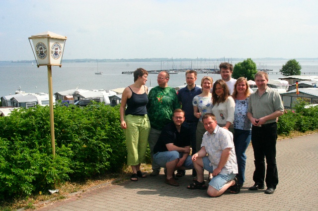 Alex, Hoge, Martin(?),Nina, Michael, Olga, Susanne, Kim<br>Enrico und Thorsten sitzend