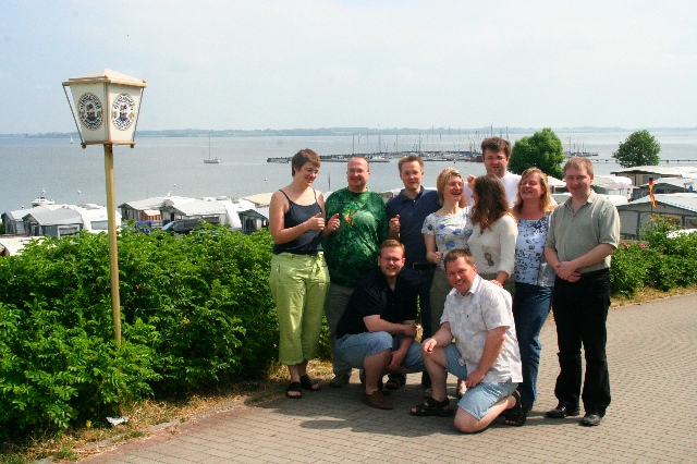 Alex, Hoge, Martin(?),Nina, Michael, Olga, Susanne, Kim<br>Enrico und Thorsten sitzend<br>